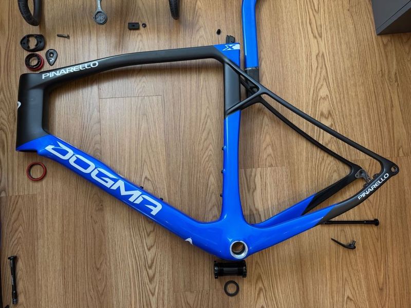 Gebrauchtes Pinarello Dogma X Frameset 2024 Road & Gravel, Blau — Bild 3 von 17