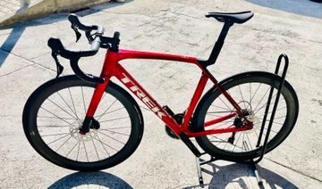 Trek Madone Shimano 105 2026 Road & Gravel usato, Rosso — immagine 4 di 4