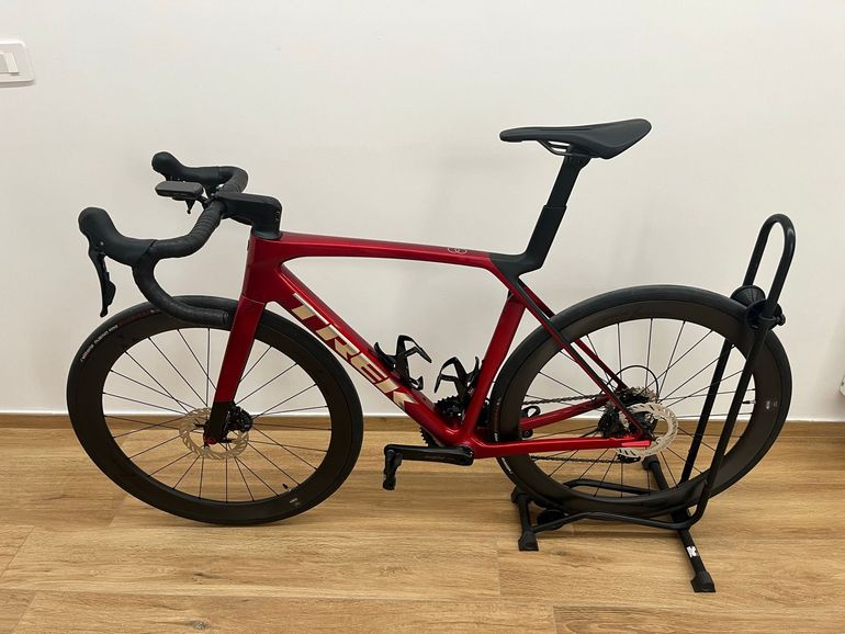 Used Trek Madone SL 6 2027 2027 Road & Gravel — image 2 of 4
