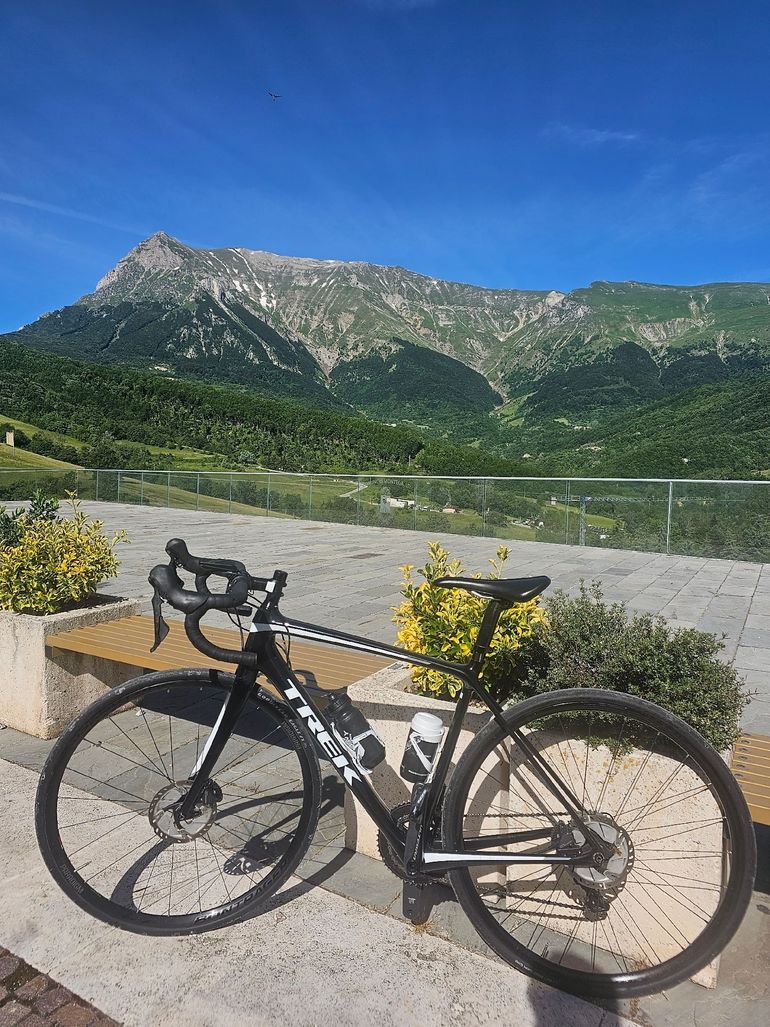 Used Trek Émonda SL 6 Disc Pro 2020 2020 Road & Gravel, Black — image 2 of 3