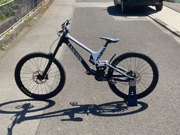 Used Canyon Sender CF 9.0 Team 2018 2018 Mountainbike, Black, 27.5 (650B) — image 2 of 24
