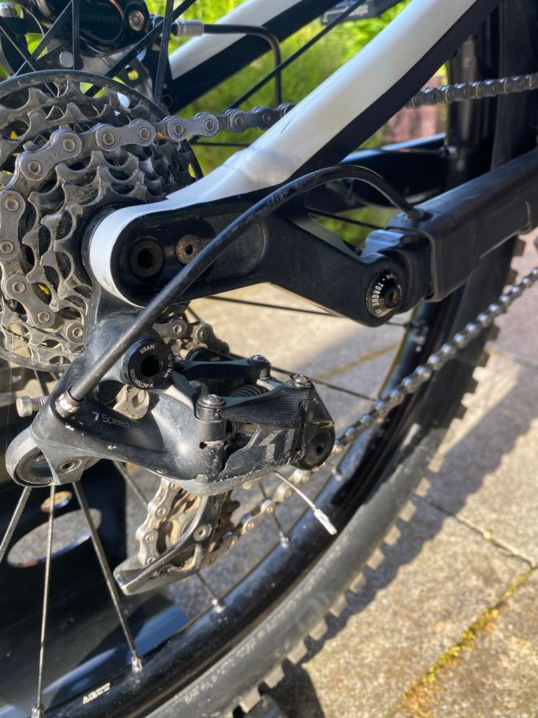 Used Canyon Sender CF 9.0 Team 2018 2018 Mountainbike, Black, 27.5 (650B) — image 4 of 24