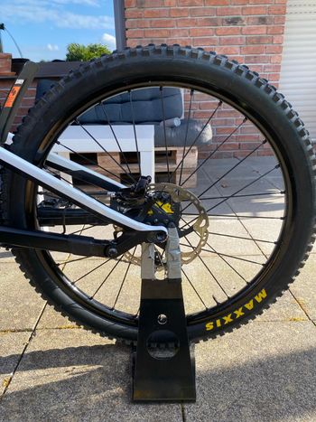 Used Canyon Sender CF 9.0 Team 2018 2018 Mountainbike, Black, 27.5 (650B) — image 7 of 24