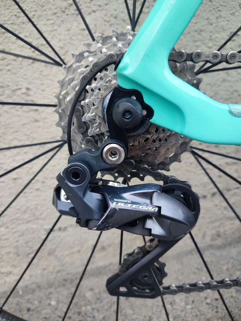 Used Bianchi Oltre Shimano Ultegra Di2 2019 Road & Gravel, Blue — image 5 of 14