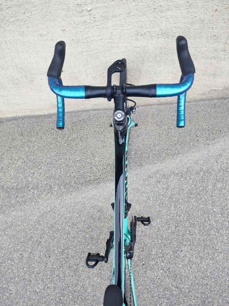Used Bianchi Oltre Shimano Ultegra Di2 2019 Road & Gravel, Blue — image 8 of 14