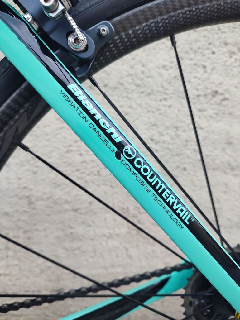 Used Bianchi Oltre Shimano Ultegra Di2 2019 Road & Gravel, Blue — image 13 of 14