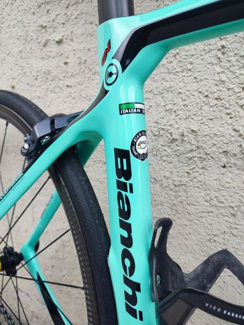 Used Bianchi Oltre Shimano Ultegra Di2 2019 Road & Gravel, Blue — image 12 of 14