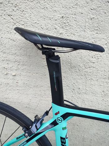 Used Bianchi Oltre Shimano Ultegra Di2 2019 Road & Gravel, Blue — image 7 of 14
