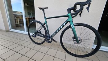 Used Scott Addict 20 2022 2022 Road & Gravel, Green — image 2 of 10