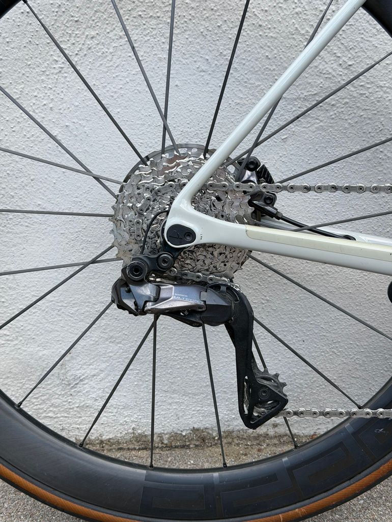 Used Canyon Canyon Endurace CF SL 8 Di2 2023 2023 Road & Gravel, Gris claro — image 5 of 35