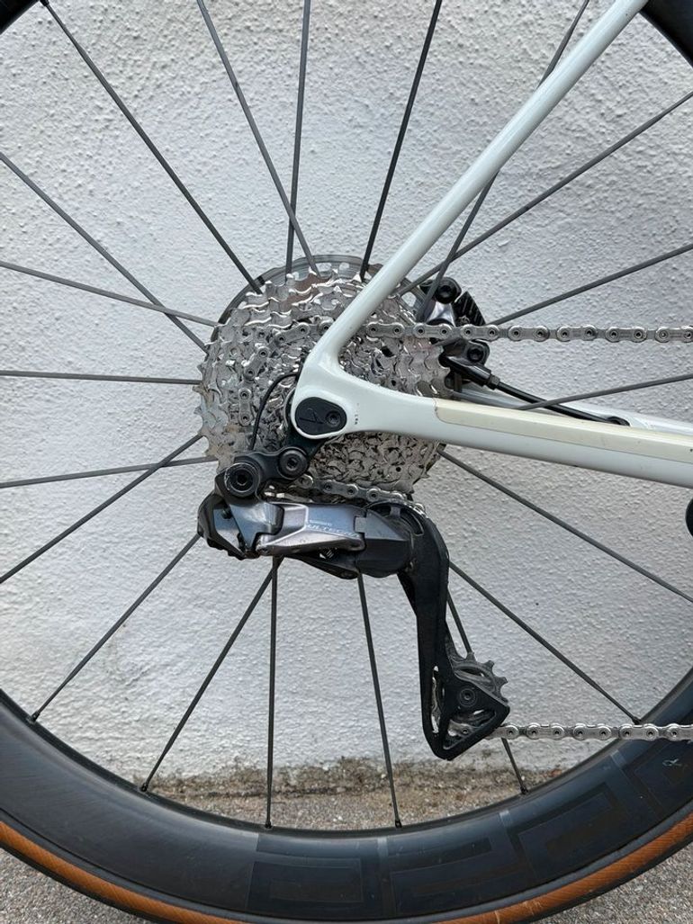 Used Canyon Canyon Endurace CF SL 8 Di2 2023 2023 Road & Gravel, Gris claro — image 17 of 35