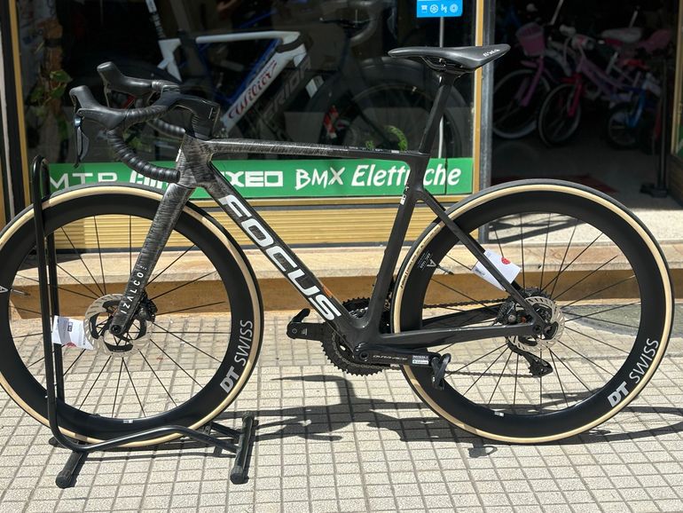 Used Focus IZALCO MAX 9.9 2026 2026 Road & Gravel, Hellgrau — image 2 of 6
