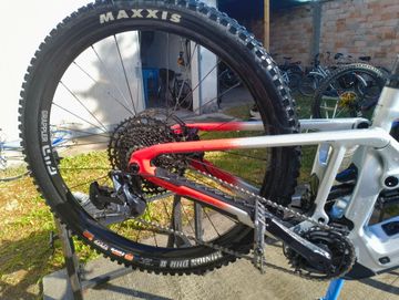 Used Mondraker DUNE R 2024 2024 Mountainbike, White, 29, 27.5 — image 3 of 8