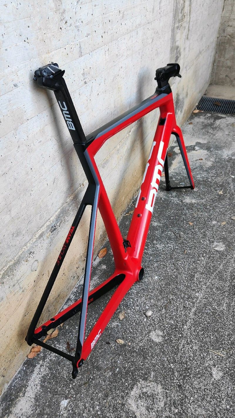 Used BMC Teammachine SLR01 DISC Module (Team Red) 2018 Frameset 2018 Road & Gravel, Red — image 4 of 6
