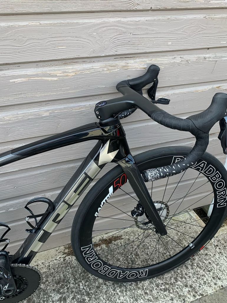 Used Trek Émonda SLR 7 2023 2023 Road & Gravel — image 2 of 3