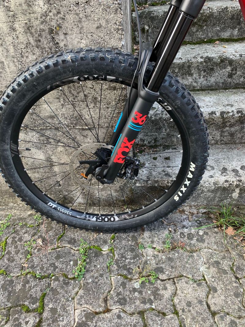 Used Focus SAM² 6.8 2020 2020 Mountainbike, Red, 27.5 — image 5 of 5