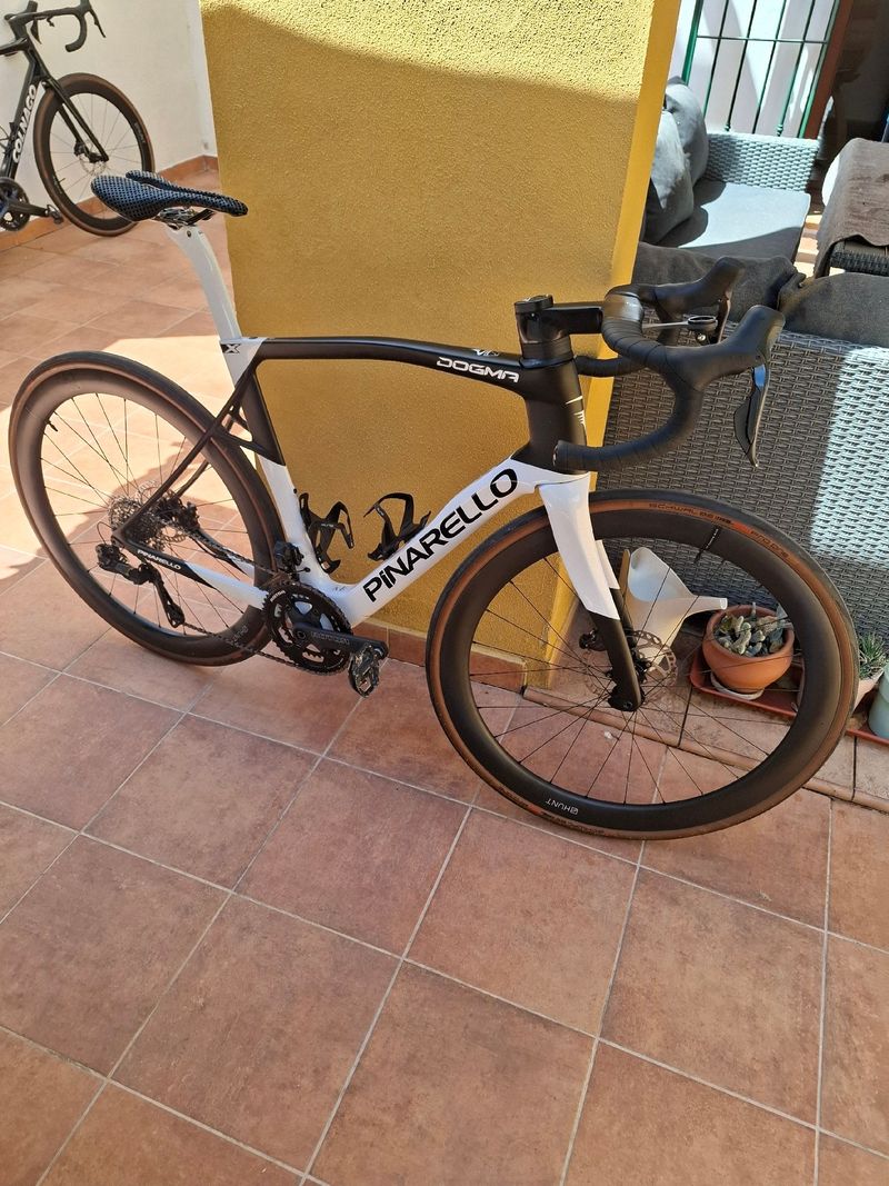 Used Pinarello Dogma Shimano Ultegra Di2 2025 Road & Gravel