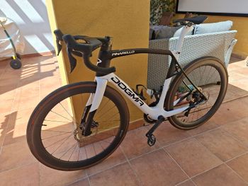 Used Pinarello Dogma Shimano Ultegra Di2 2025 Road & Gravel — image 2 of 14