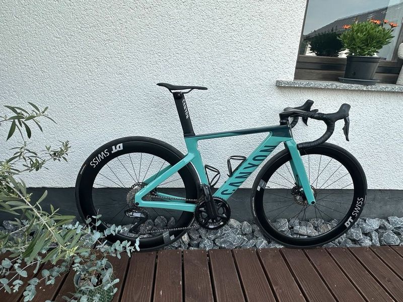 Canyon Aeroad CF SLX 8 2023 2023 Road & Gravel usato