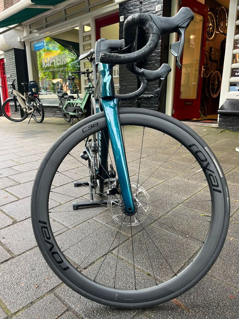 Used Specialized Tarmac SL8 Expert - SRAM Rival eTAP AXS 2025 2025 Road & Gravel, Green — image 7 of 10