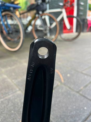 Used Specialized Tarmac SL8 Expert - SRAM Rival eTAP AXS 2025 2025 Road & Gravel, Green — image 6 of 10