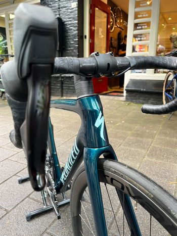 Used Specialized Tarmac SL8 Expert - SRAM Rival eTAP AXS 2025 2025 Road & Gravel, Green — image 3 of 10
