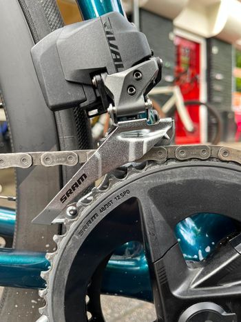 Used Specialized Tarmac SL8 Expert - SRAM Rival eTAP AXS 2025 2025 Road & Gravel, Green — image 8 of 10