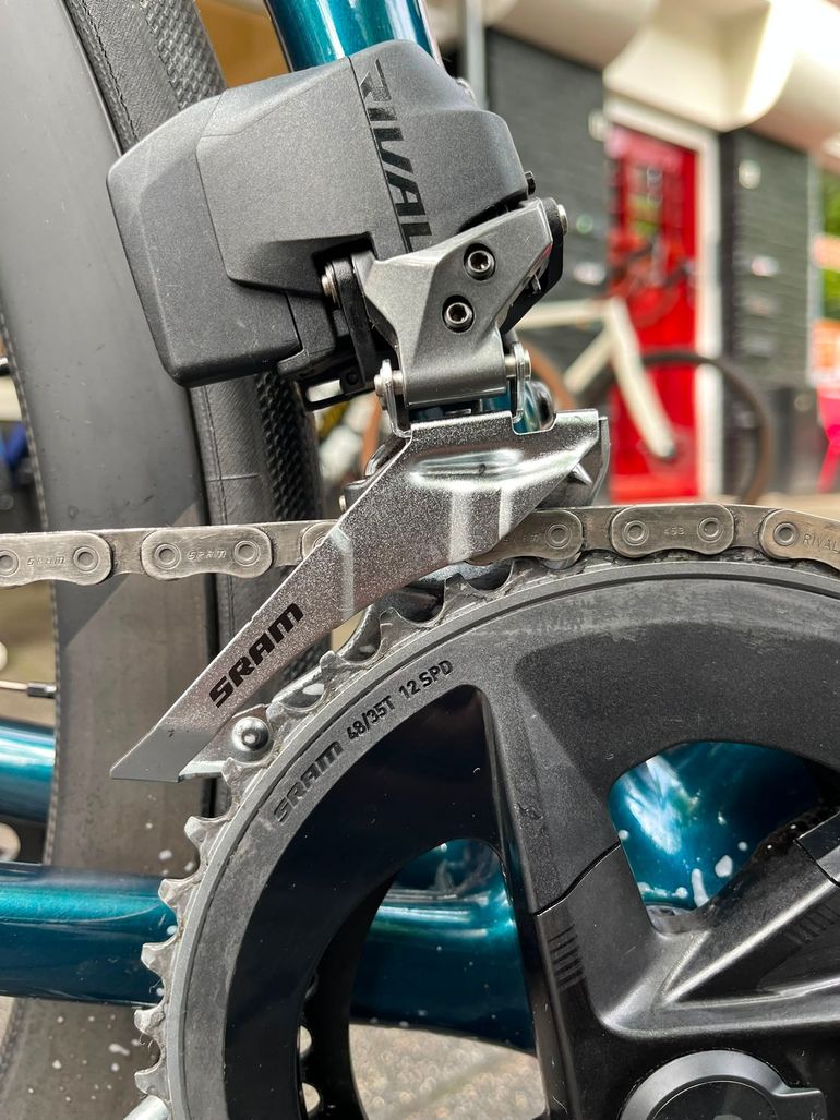 Used Specialized Tarmac SL8 Expert - SRAM Rival eTAP AXS 2025 2025 Road & Gravel, Green — image 8 of 10