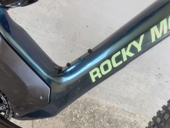 Used Rocky Mountain Altitude Powerplay Carbon 70 2024 Mountainbike, Green — image 6 of 14