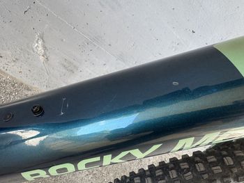 Used Rocky Mountain Altitude Powerplay Carbon 70 2024 Mountainbike, Green — image 7 of 14