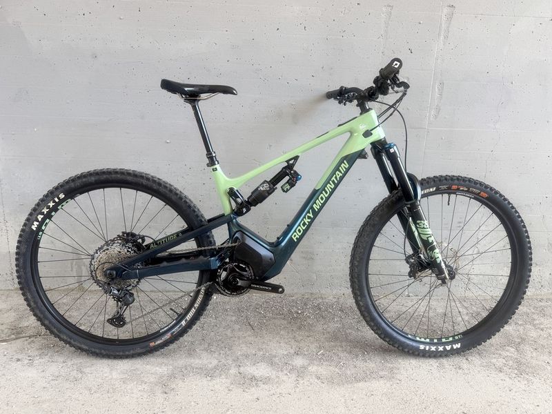 Použité Rocky Mountain Altitude Powerplay Carbon 70 2024 MTB
