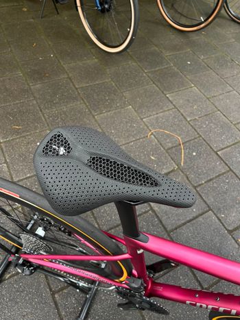 Used Specialized Tarmac SL8 Pro - SRAM Force eTAP AXS 2025 2025 Road & Gravel, Violett — image 2 of 12
