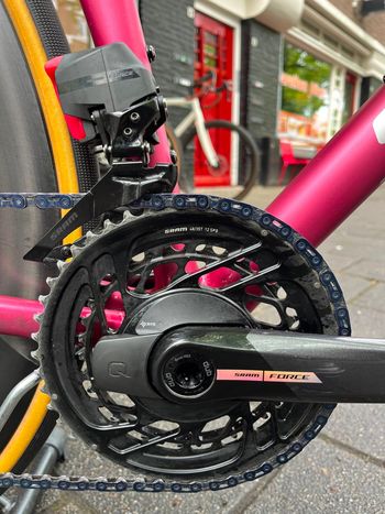 Used Specialized Tarmac SL8 Pro - SRAM Force eTAP AXS 2025 2025 Road & Gravel, Violett — image 4 of 12