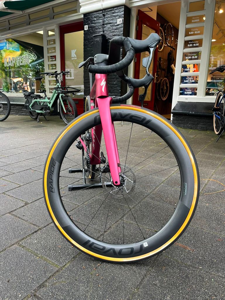 Used Specialized Tarmac SL8 Pro - SRAM Force eTAP AXS 2025 2025 Road & Gravel, Violett — image 7 of 12