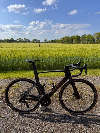 Used Scott Foil RC 30 2023 2023 Road & Gravel, Red — image 2 of 15