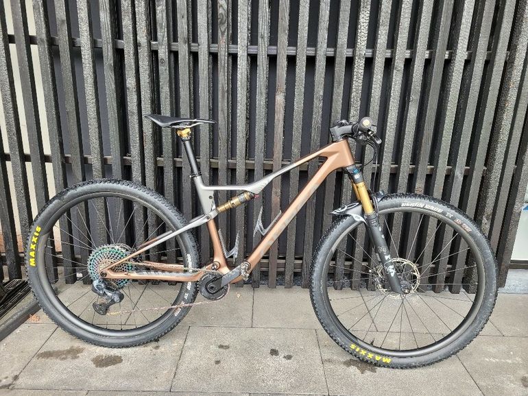 Used Orbea OIZ M LTD XX 2023 2023 Mountainbike, Orange, 29 — image 1 of 11
