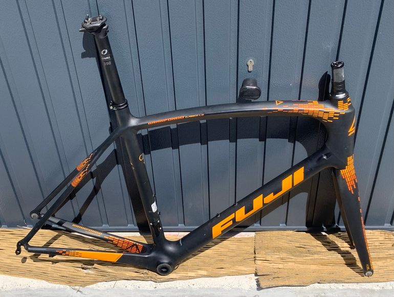 Used Fuji Granfondo Classico LE Frameset Frameset 2019 Road & Gravel — image 2 of 9