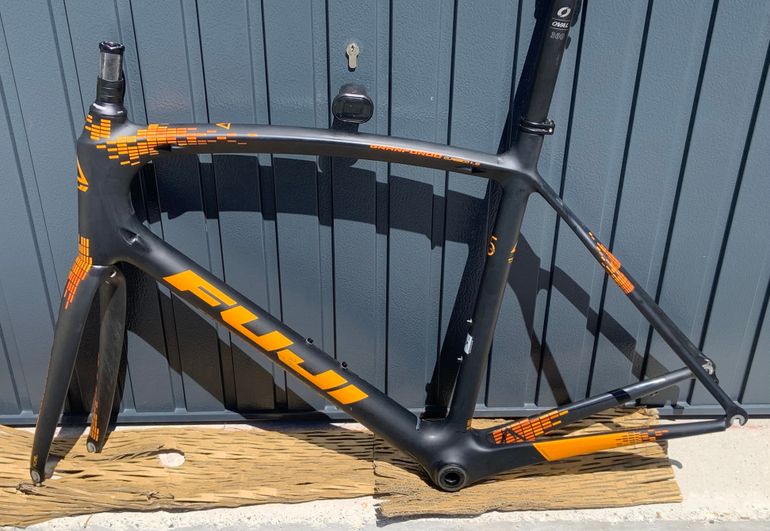 Used Fuji Granfondo Classico LE Frameset Frameset 2019 Road & Gravel — image 4 of 9