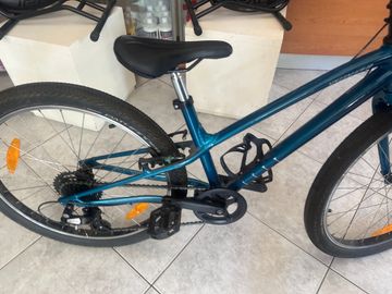 Specialized Jett 24 Multispeed 2023 2023 Mountainbike de segunda mano, Azul — imagen 3 de 6