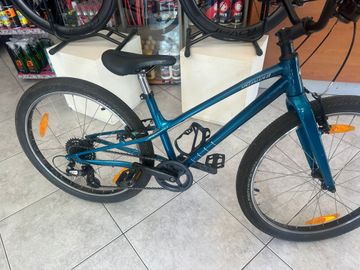 Specialized Jett 24 Multispeed 2023 2023 Mountainbike de segunda mano, Azul — imagen 1 de 6
