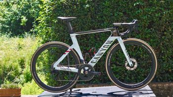 Used Canyon Aeroad CFR Disc Di2 2023 2023 Road & Gravel
