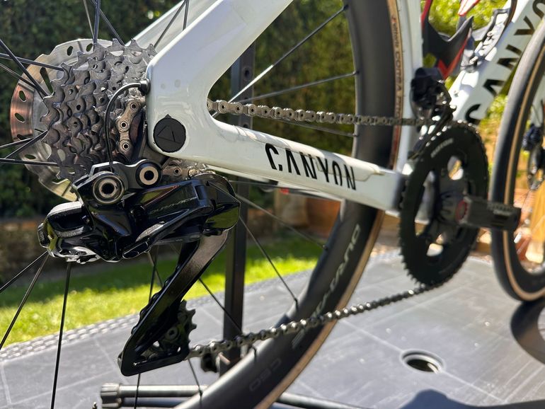 Used Canyon Aeroad CFR Disc Di2 2023 2023 Road & Gravel, White — image 3 of 13