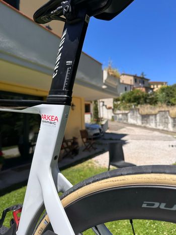 Used Canyon Aeroad CFR Disc Di2 2023 2023 Road & Gravel, White — image 9 of 13