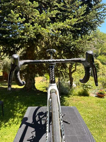 Used Canyon Aeroad CFR Disc Di2 2023 2023 Road & Gravel, White — image 8 of 13