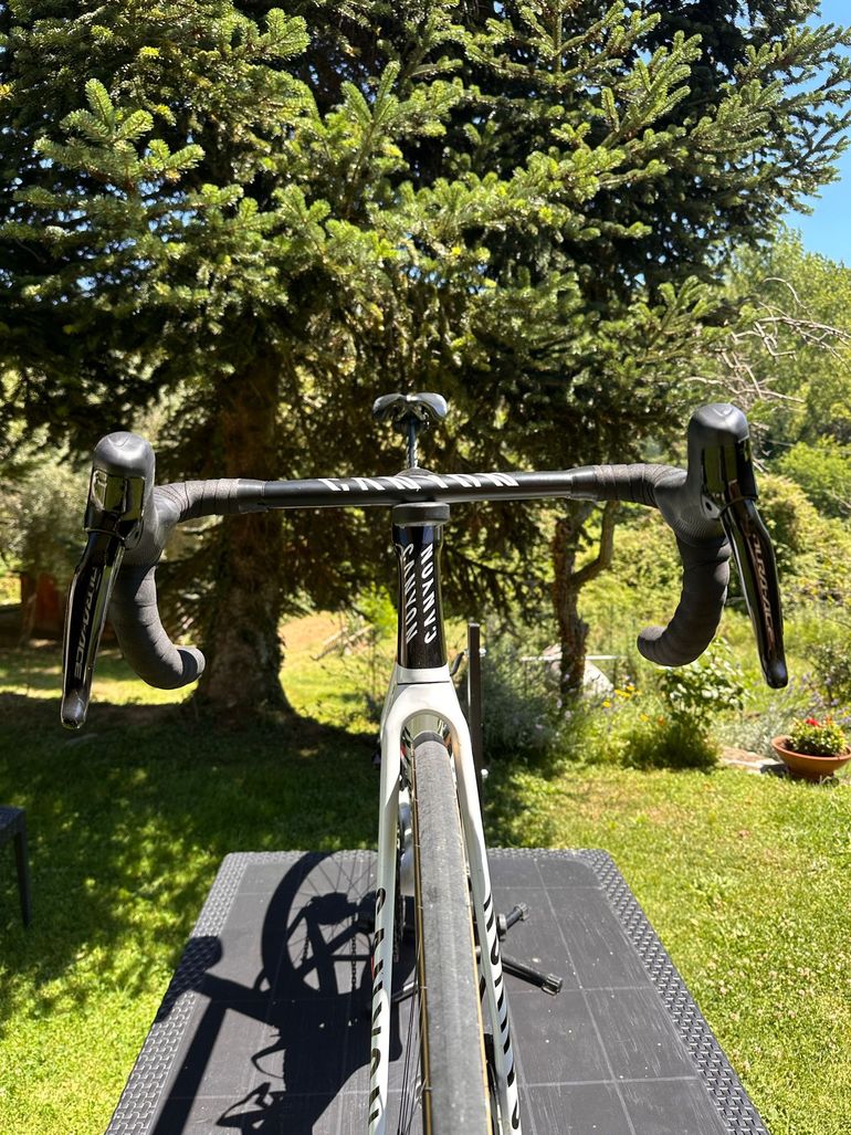 Used Canyon Aeroad CFR Disc Di2 2023 2023 Road & Gravel, White — image 8 of 13