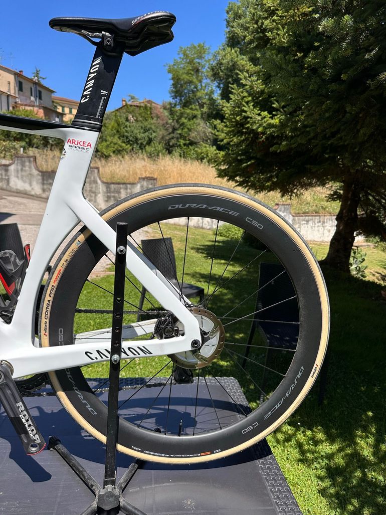 Used Canyon Aeroad CFR Disc Di2 2023 2023 Road & Gravel, White — image 10 of 13