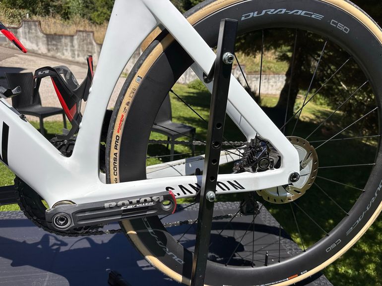 Used Canyon Aeroad CFR Disc Di2 2023 2023 Road & Gravel, White — image 7 of 13