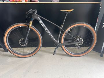 Used Scott Scale 940 2024 2024 Mountainbike, Black — image 2 of 11