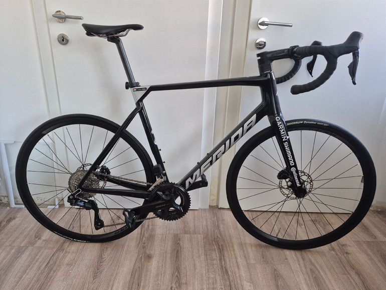 Used Merida SCULTURA 6000 Di2 2024 2024 Road & Gravel, Black — image 1 of 7