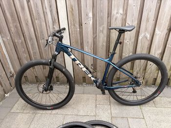 Used Trek X-Caliber 7 2021 2021 Mountainbike — image 2 of 8